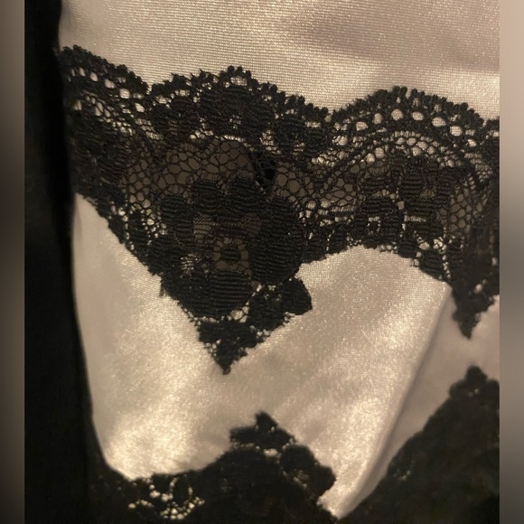 Vintage NWOT VS slip - Picture 7 of 7